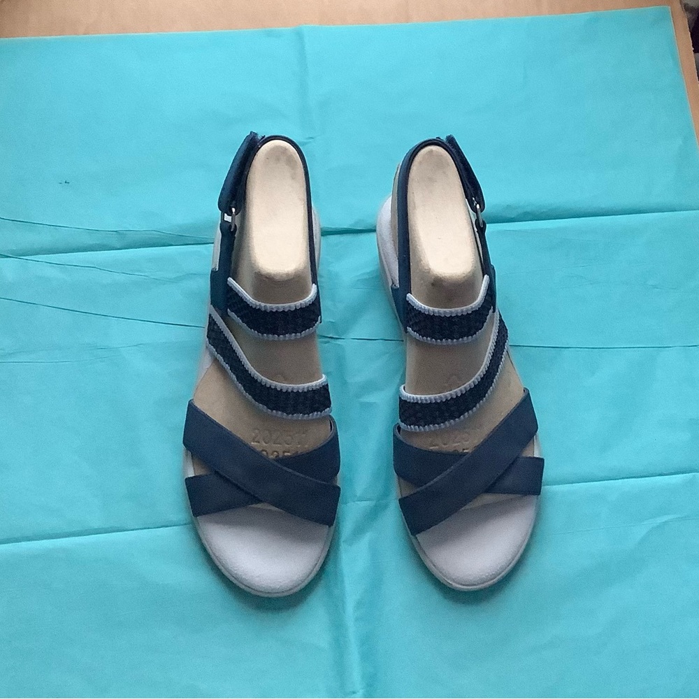 Easy spirit sandals